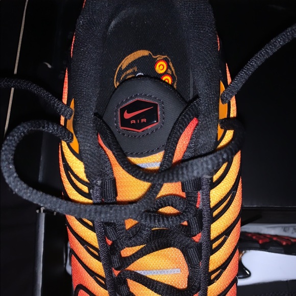 Air Max Plus - Picture 4 of 4